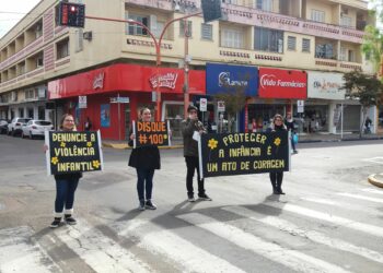 Equipes do Cras e Creas realizam ações contra o abuso sexual infanto-juvenil nas ruas de Taquara
Foto: Ruan Nascimento/Prefeitura de Taquara