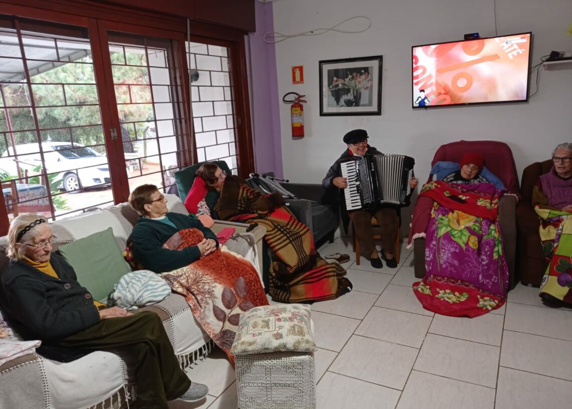 Apresentações nos lares de idosos serão realizadas também nesta quinta e sexta-feira

Foto: Ruan Nascimento/Prefeitura de Taquara