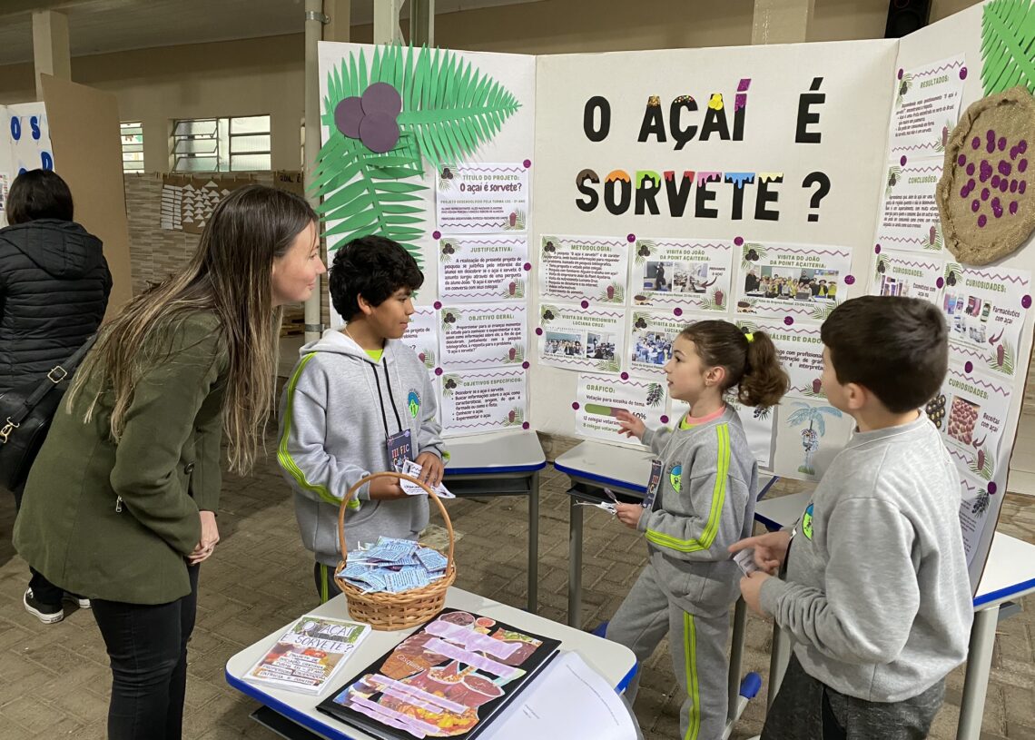 Escolas municipais realizam suas próprias feiras científicas, em que os melhores trabalhos serão selecionados para a Femicta

Foto: Ruan Nascimento/Prefeitura de Taquara