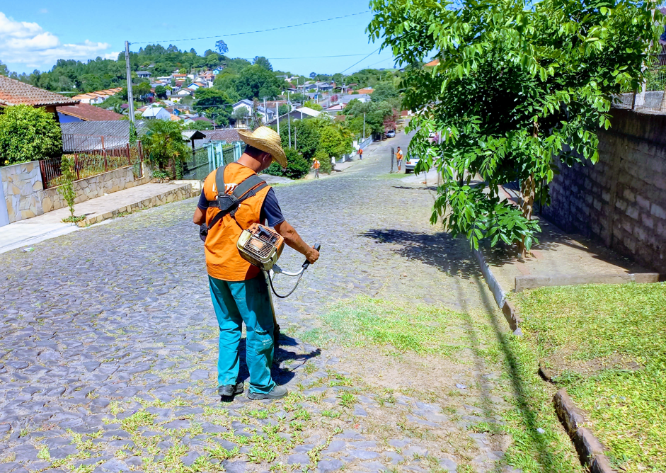 Serviços são realizados nos bairros de Taquara Foto: Magda Rabie