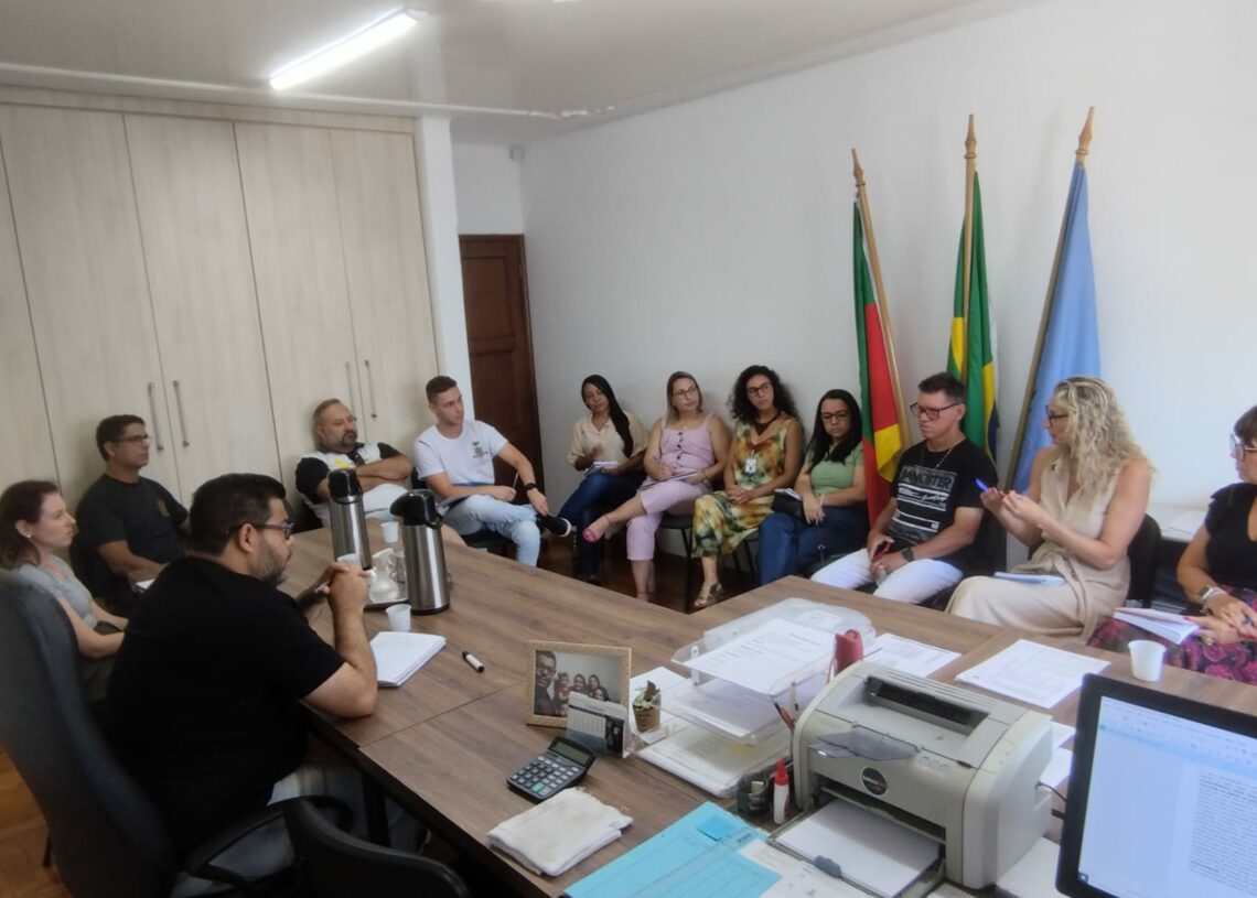 Reunião ocorreu na sede da Secretaria de Desenvolvimento Social, Trabalho e Cidadania.

Foto: Divulgação/Prefeitura de Taquara