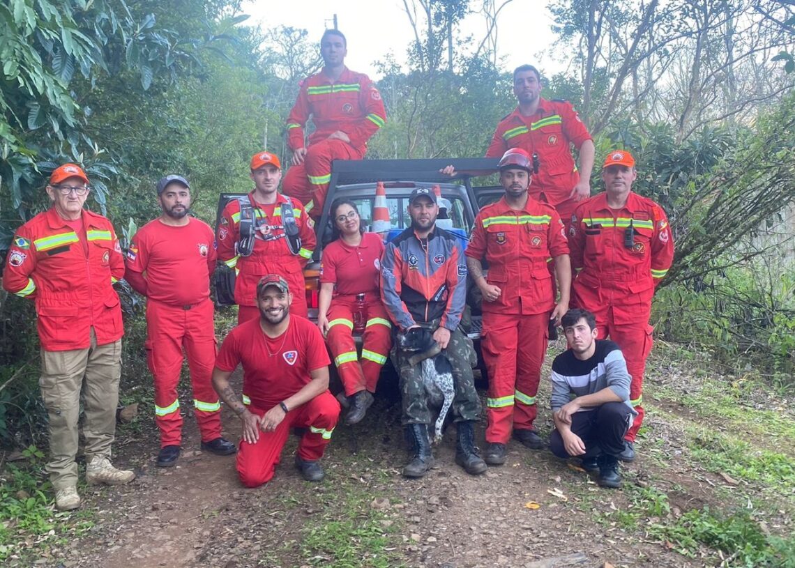 Bombeiros voluntários realizaram buscas intensas pelo morador 
Foto: Divulgação