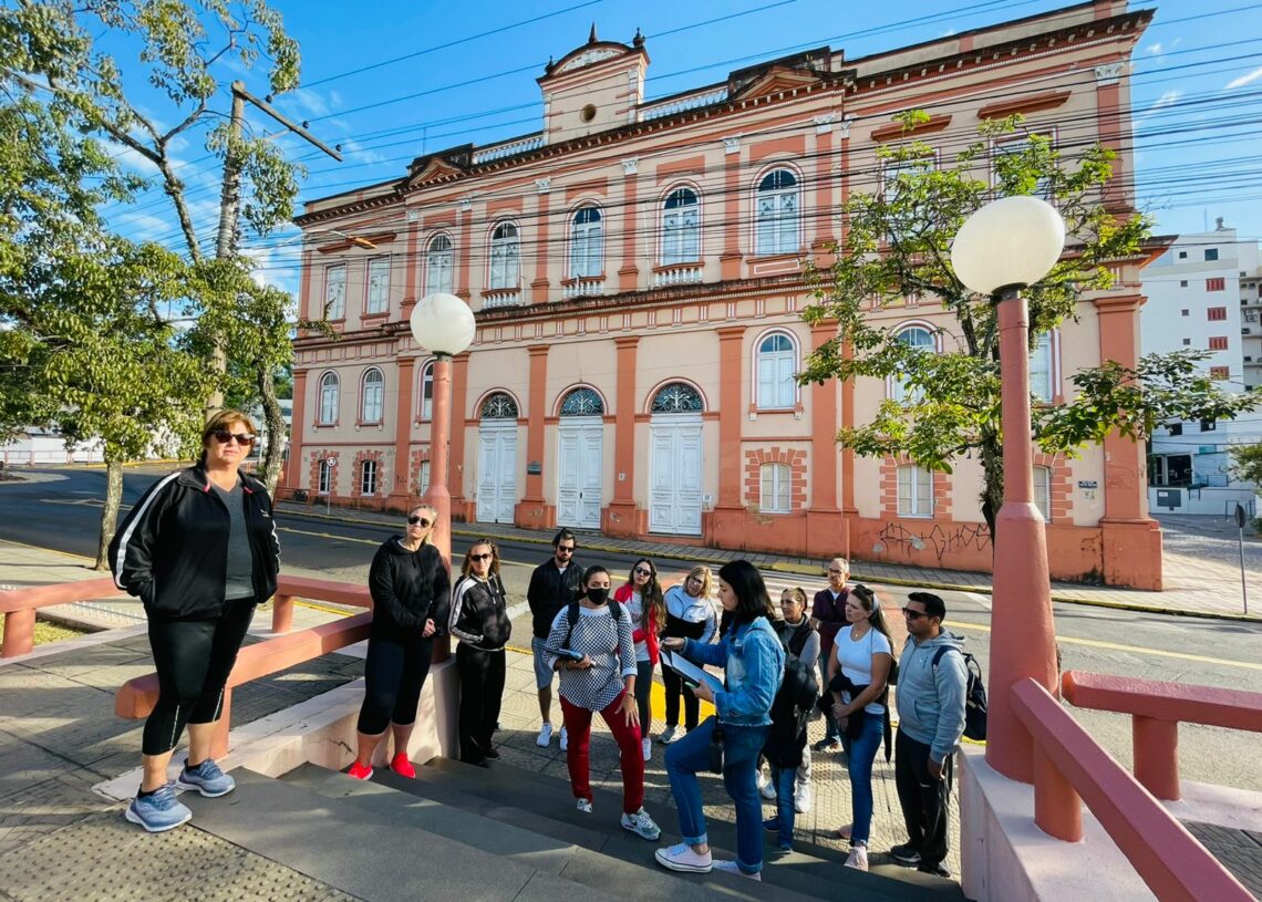 Participantes conhecerão alguns prédios históricos de Taquara Foto: Cristiano Vargas